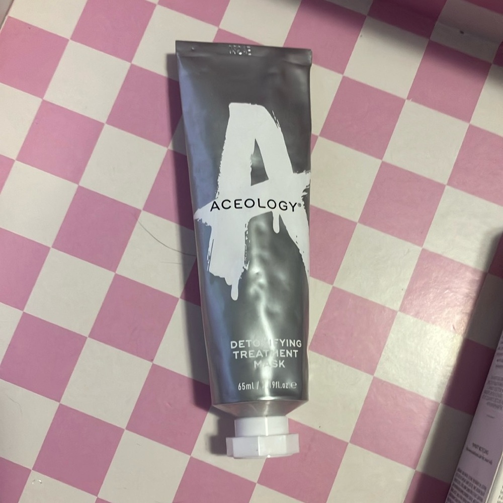 Aceology Detoxifying Treatment Mask